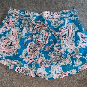 soft shorts w design on them